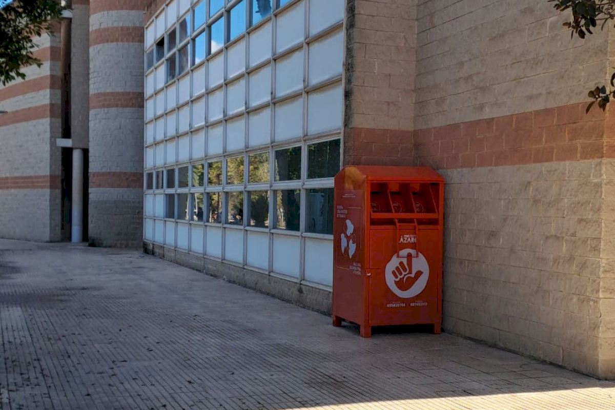 La Universidad de Alicante y Proyecto Lázaro recogen 1.127 kilos de ropa durante este curso