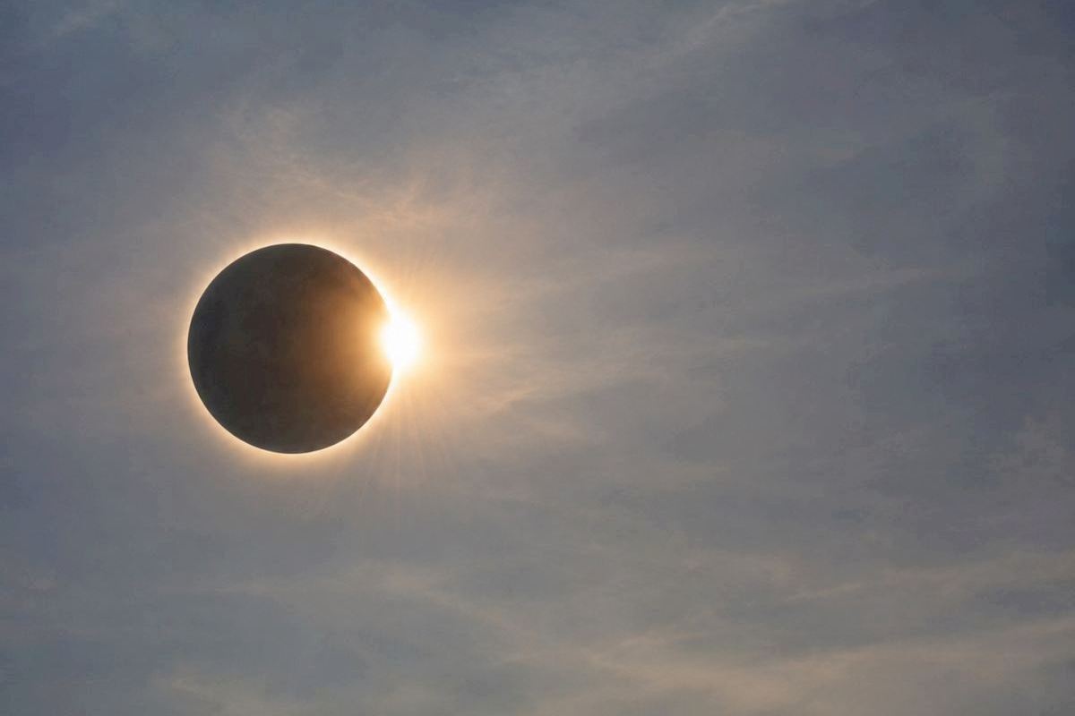 La Universitat de València retransmitirá en directo el eclipse del 12 de agosto