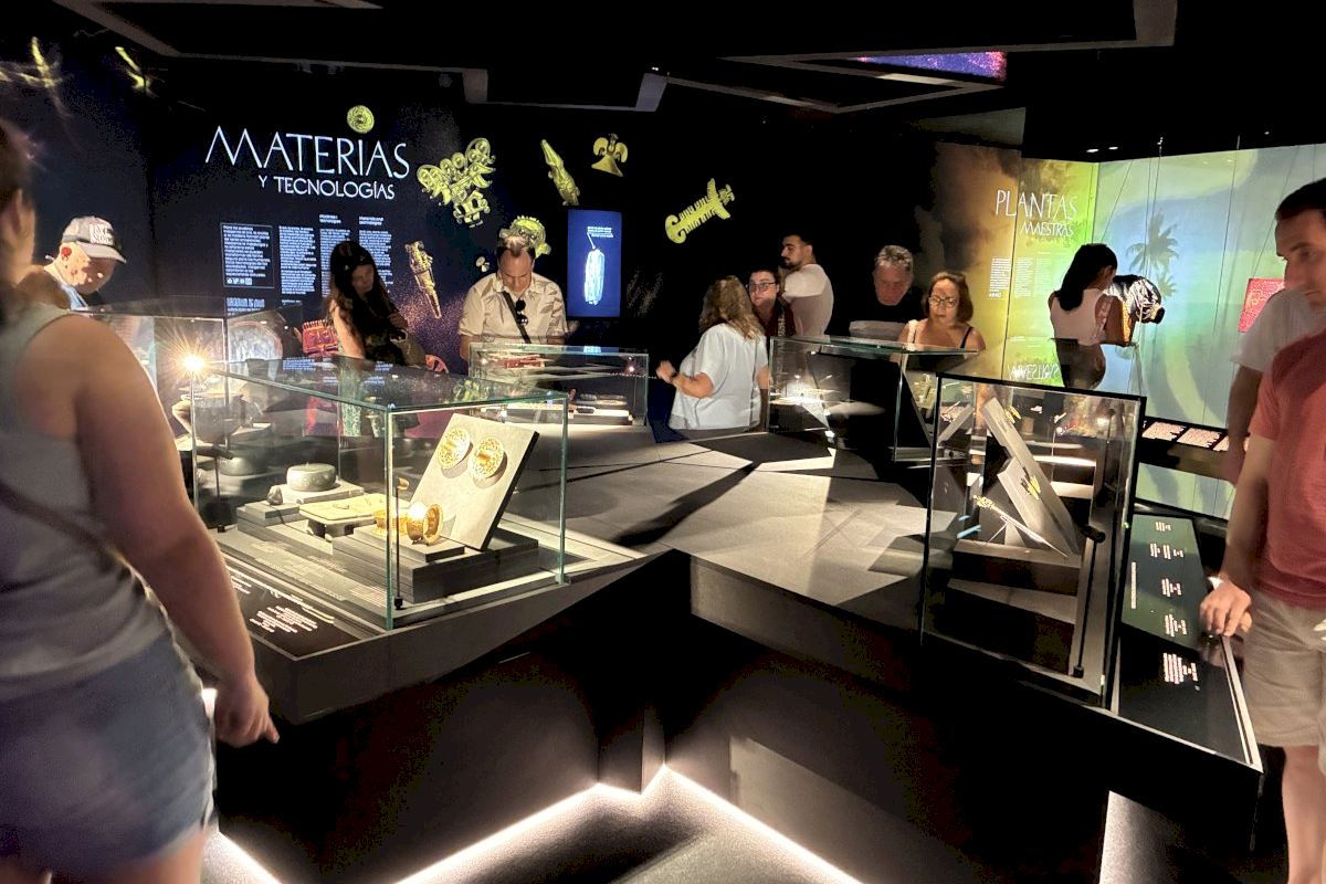 La exposición de los tesoros de Colombia roza los 19.000 visitantes durante su primer mes en el MARQ