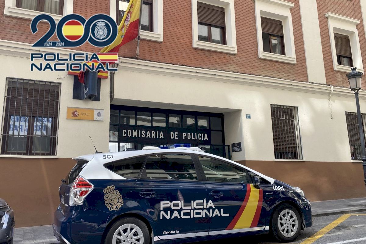 La Policía Nacional detiene en Alicante a cuatro personas que formaban un grupo itinerante por el robo violento de más de 52.000 euros