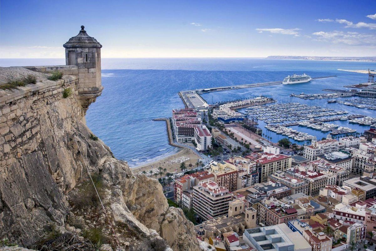 Alicante aprueba inicialmente el Plan General Estructural e inicia su tramitación autonómica