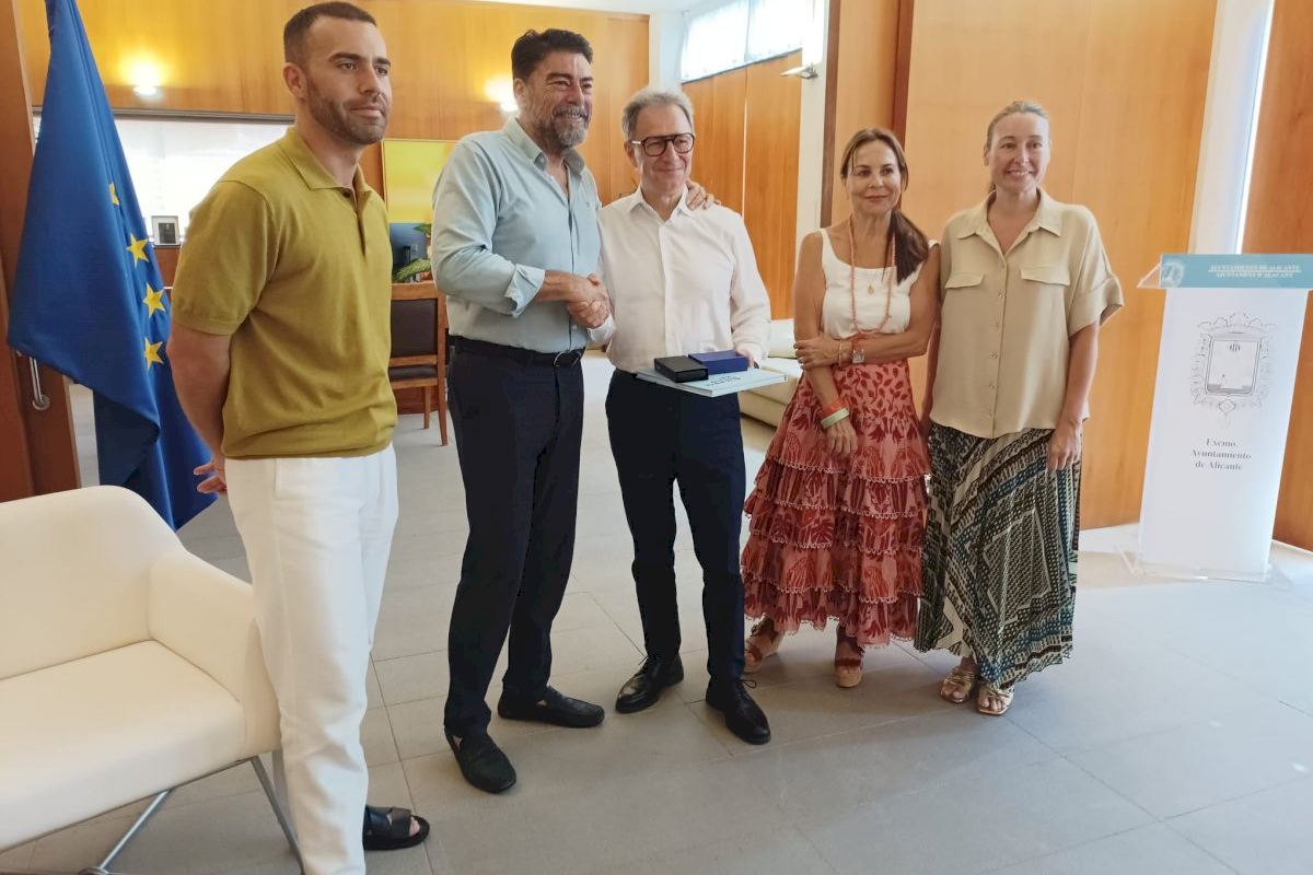 Barcala felicita a Casto Copete, Premio Nacional de Gastronomía ‘A la mejor Dirección de Sala’ en el Nou Manolín