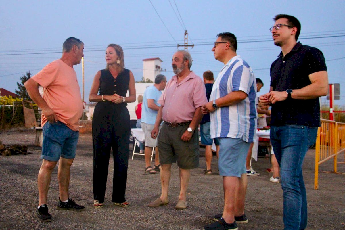 Begoña Carrasco acompaña a los vecinos de Benadressa en sus tradicionales fiestas de verano