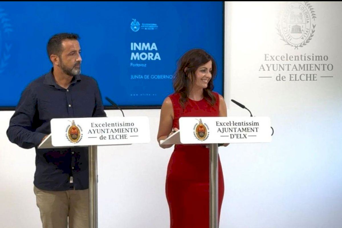 Elche inicia el trámite para declarar las Embajadas de Moros y Cristianos como Bien de Relevancia Local
