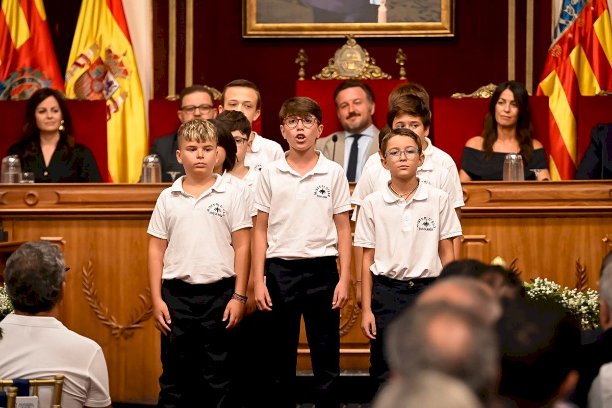 Los niños de la Escolanía ponen a prueba sus voces blancas en la Prova de Veus