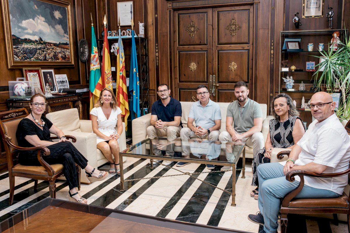 Carrasco recibe a la nueva Gestora de Gaiates y traslada su colaboración en la promoción del monumento