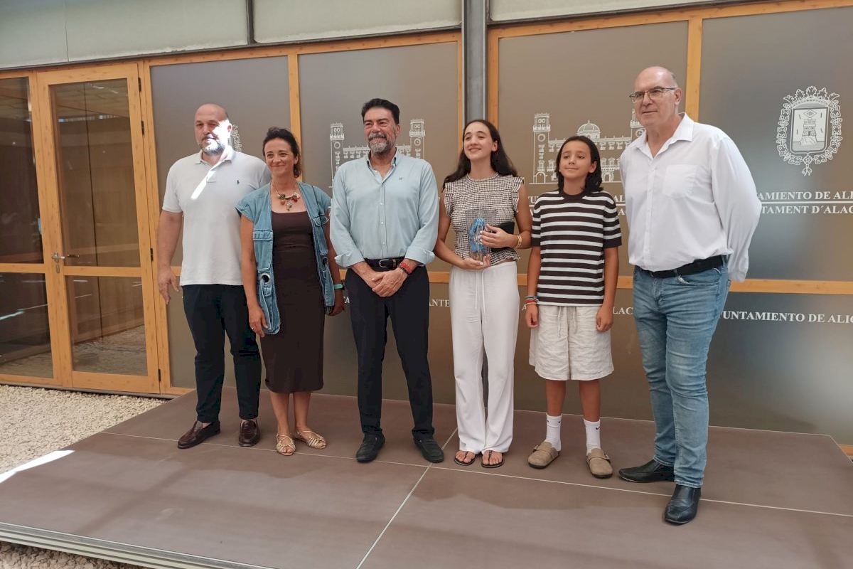 Barcala: "Isabel Hernández es un orgullo y un ejemplo a seguir para los jóvenes deportistas alicantinos"