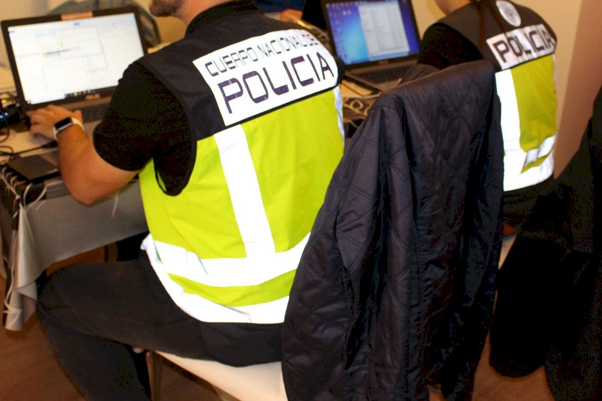 Una estafa piramidal en Valencia ya suma 16 víctimas, más de 50.000 euros esfumados y hasta 11 detenidos