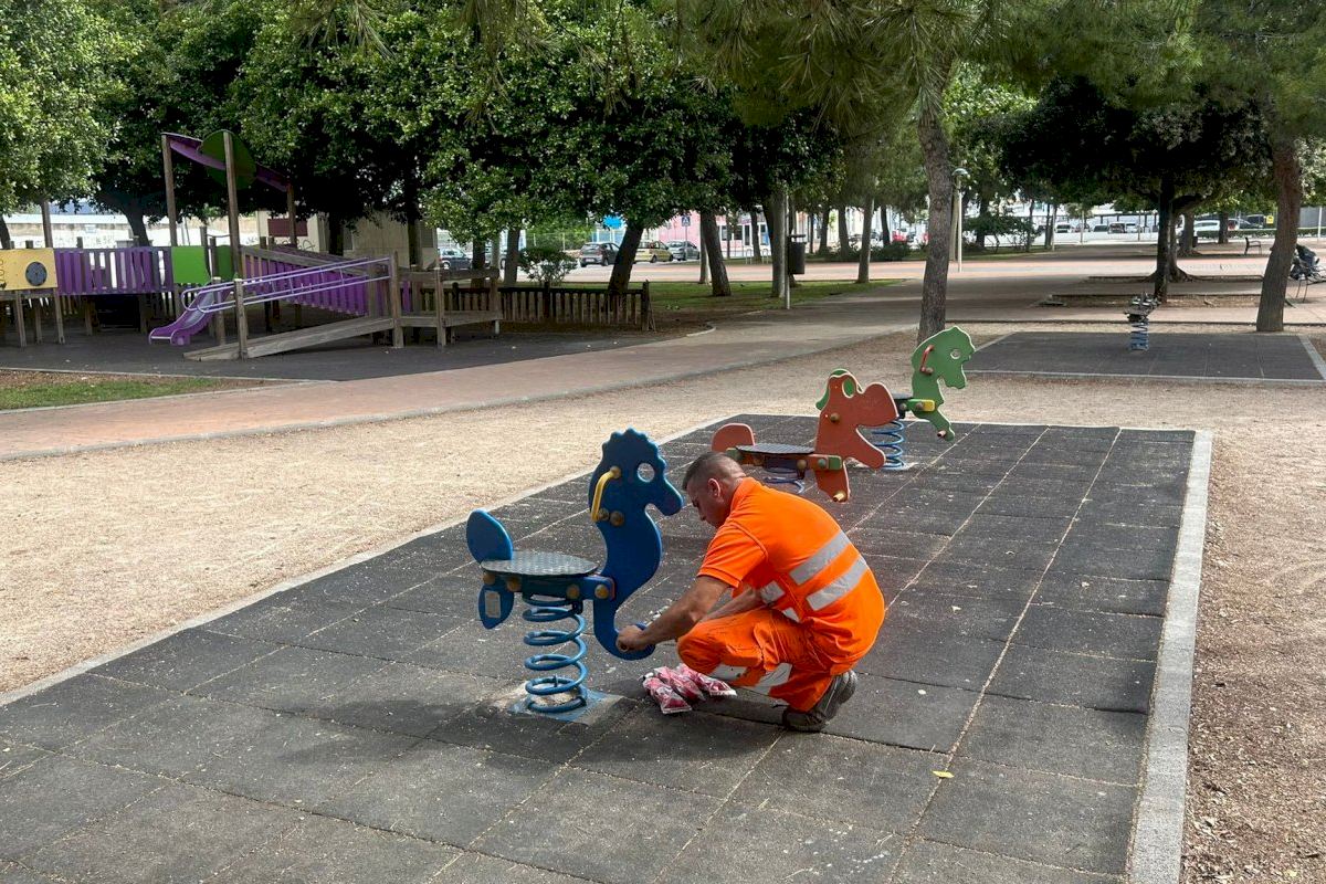 Vila-real prepara sus parques para el calor con más sombra y estudia crear una zona de juegos de agua