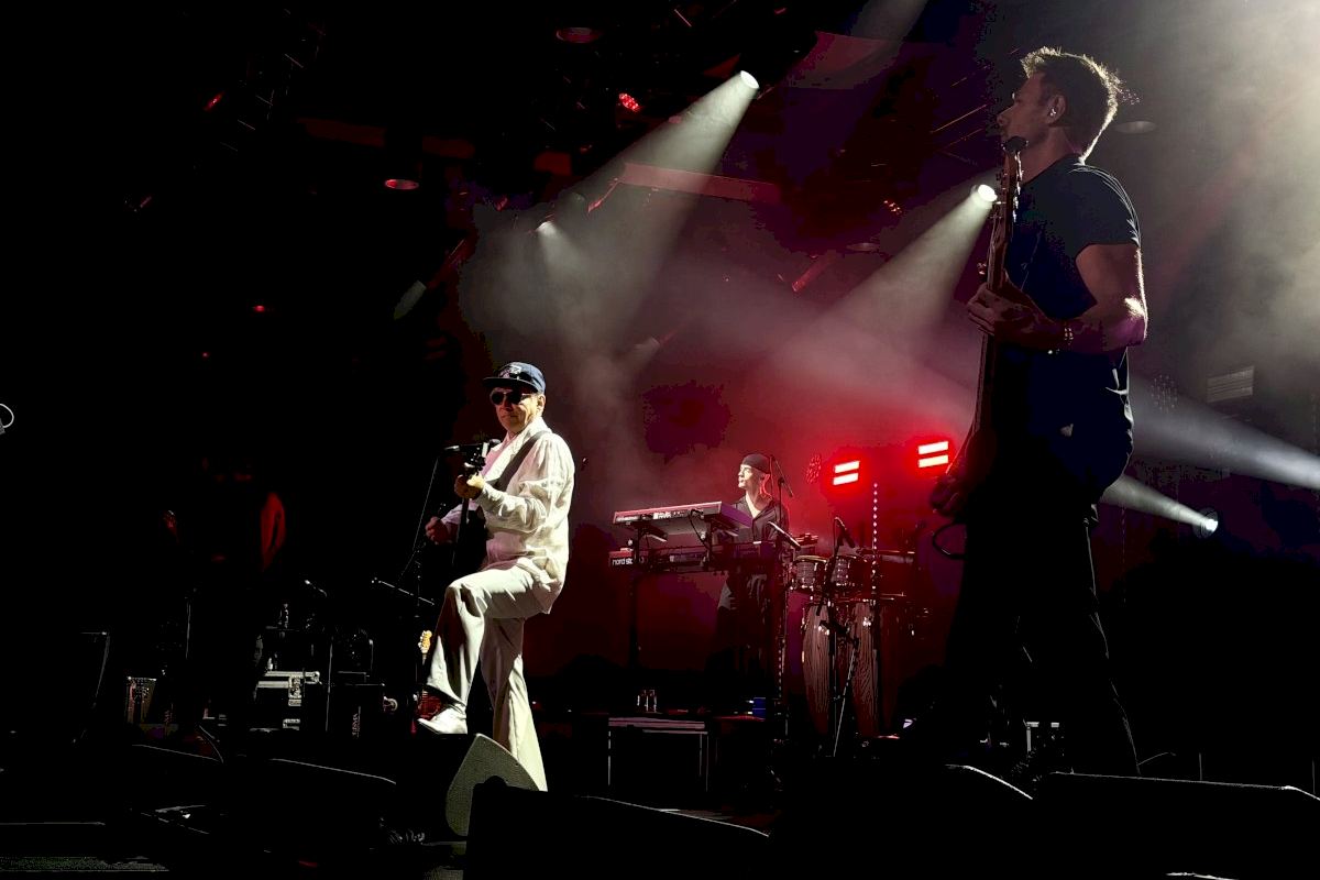 La banda rusa Mumiy Troll trae su sonido “rockapops” a la sala Auditorio Roig Arena