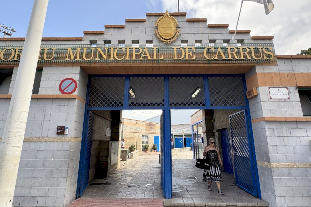 Finalizan las obras de reforma integral y mejora de accesibilidad en aseos y vestuarios del polideportivo de Carrús
