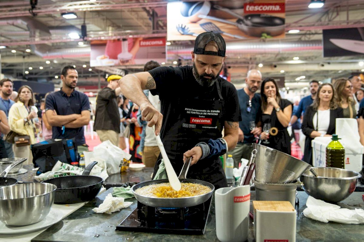 Alicante Gastronómica busca a los mejores maestros de la tortilla de patatas para participar en el I Campeonato de la Comunidad Valenciana