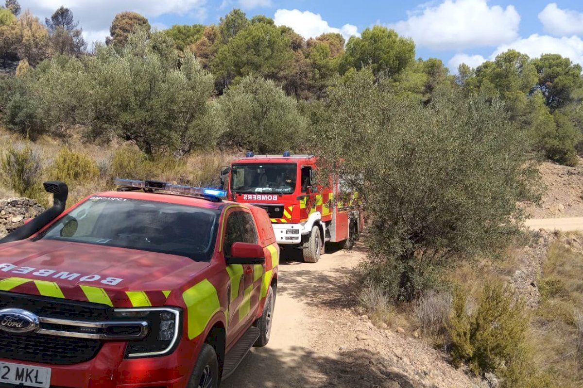 Castellón envía bomberos y una Bomba Rural Pesada para reforzar la extinción del incendio de Segorbe