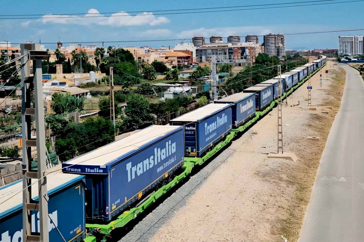 Valenciaport mantiene el pulso del tráfico ferroportuario