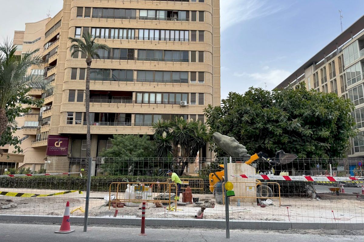 Avanzan las obras de renovación integral de la calle Porta de la Morera