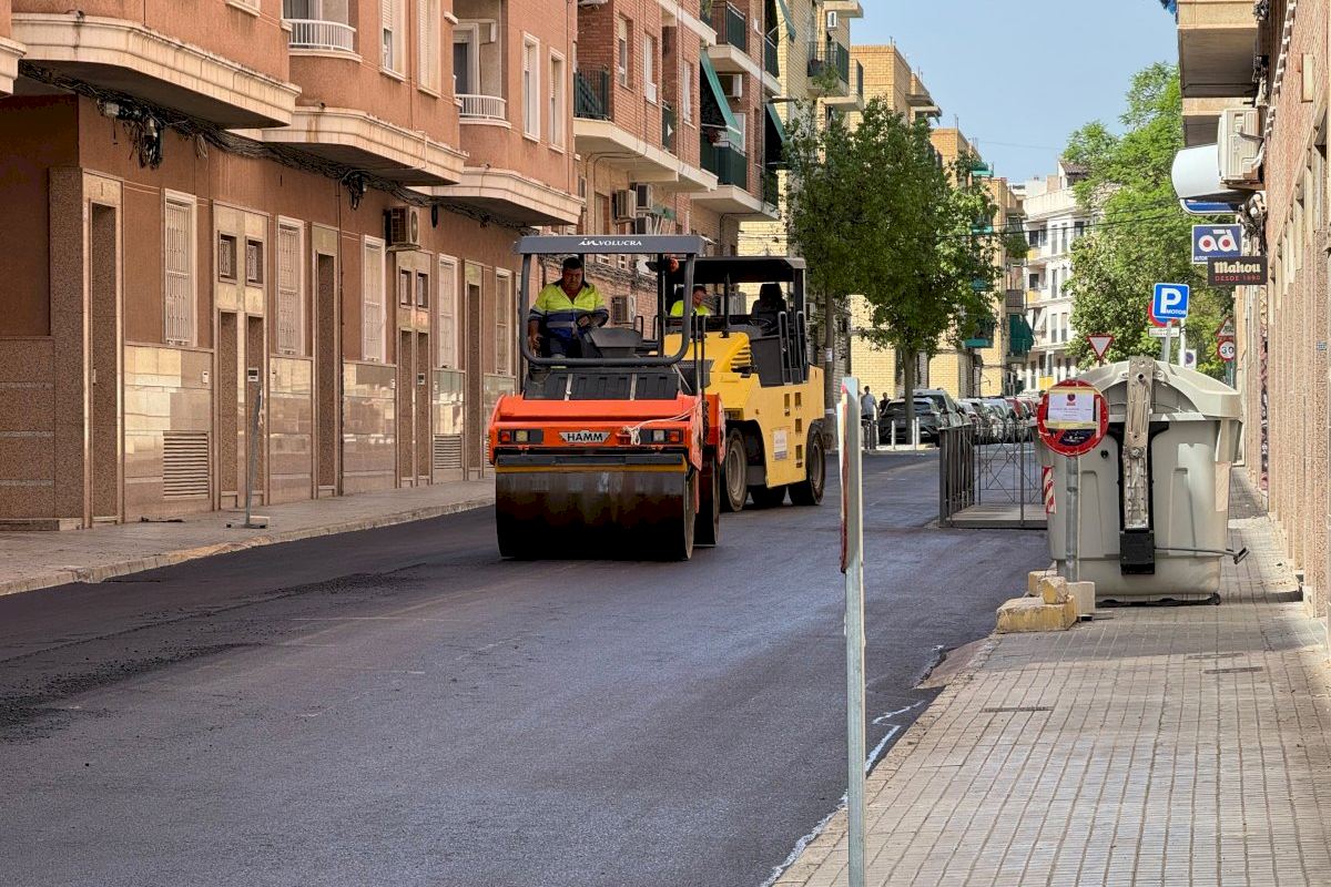 Elche completa nuevas actuaciones del Plan de Asfaltado en Carrús y continuará en Perleta