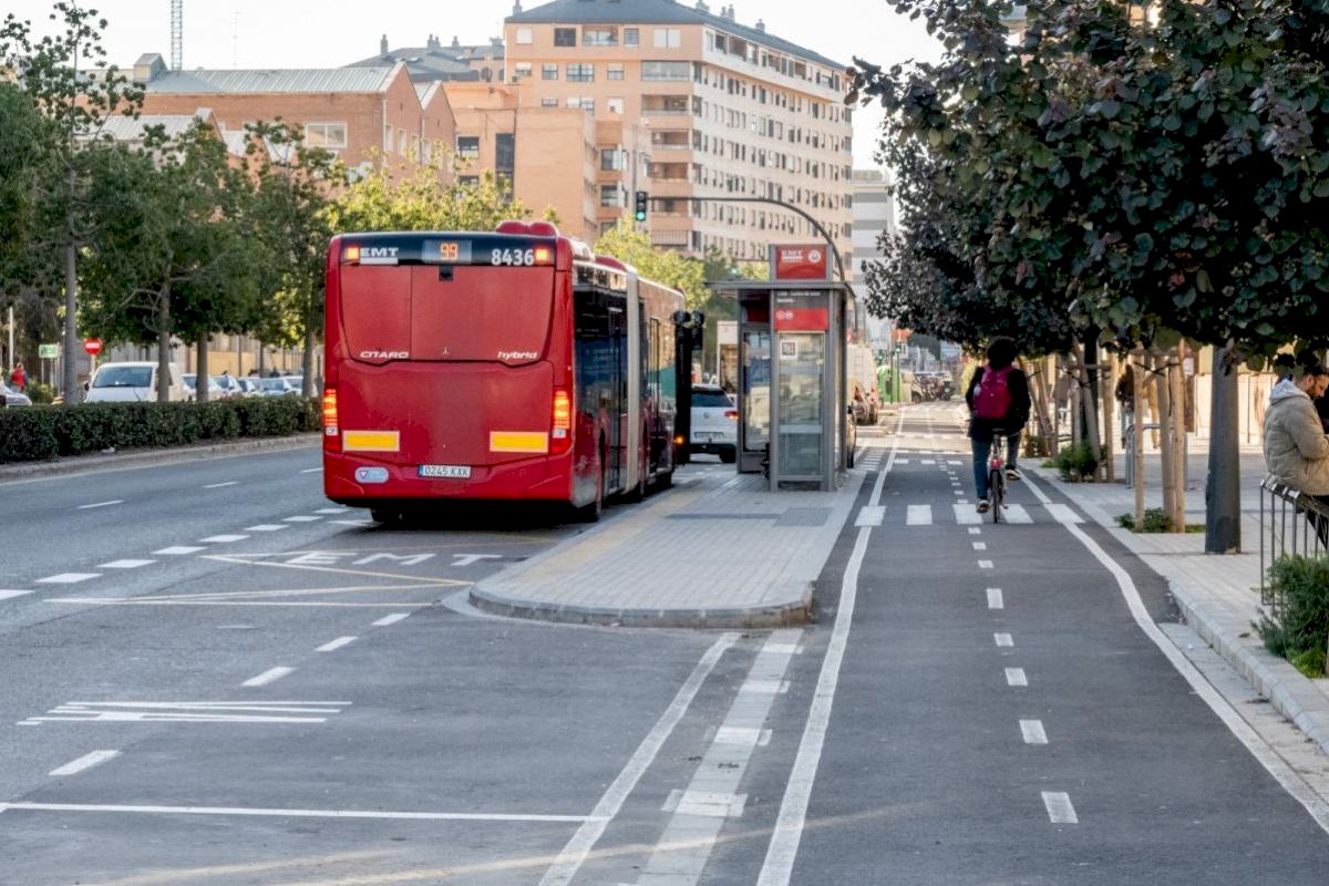 València avanza en movilidad sostenible, pero la conexión con el área metropolitana sigue siendo su gran asignatura pendiente