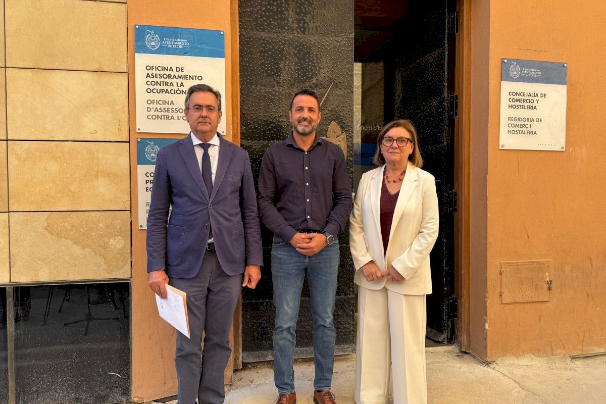 Elche pone en marcha una oficina de orientación jurídica frente a la ocupación ilegal de viviendas