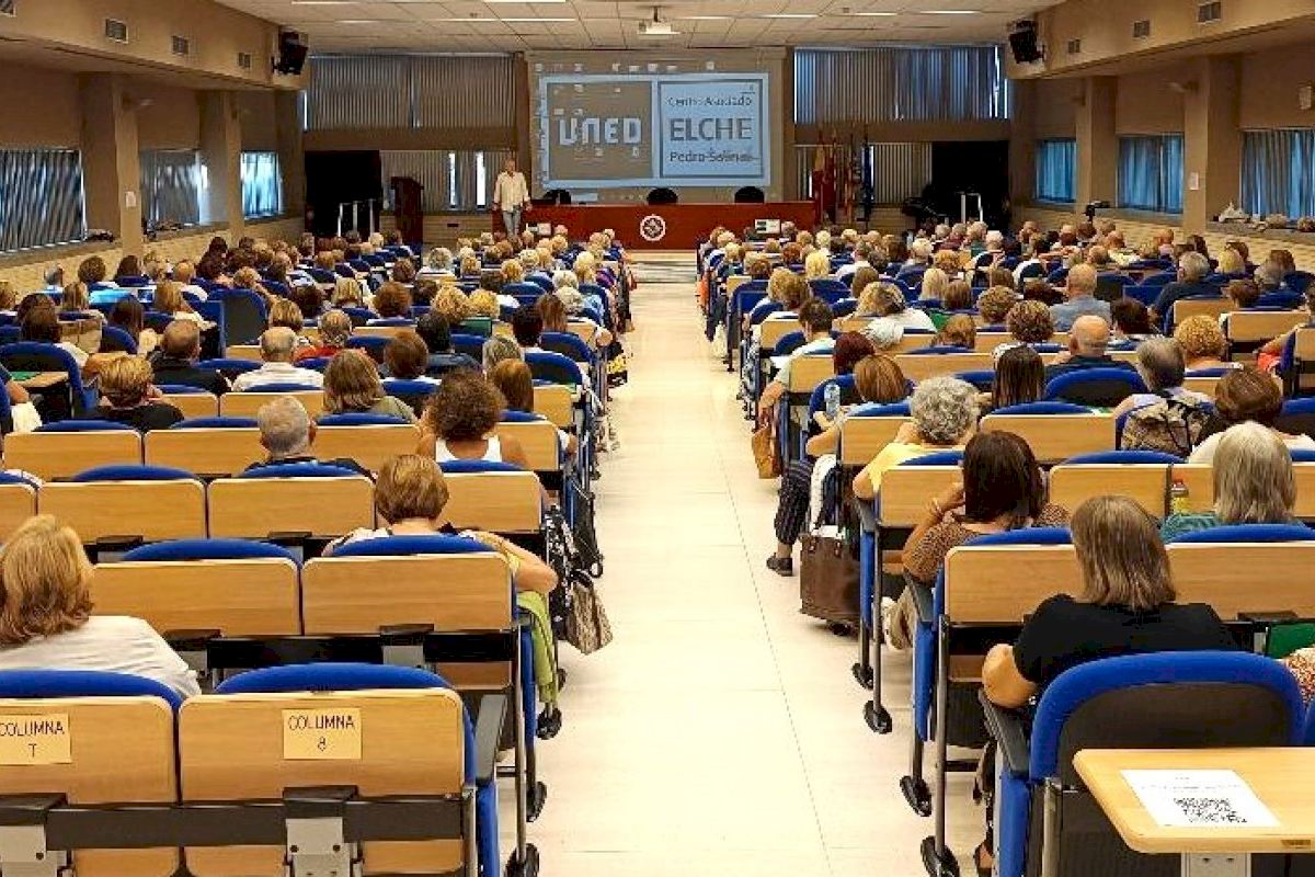 La Universidad de Mayores UNED-Elche homenajeará a los escritores de la Generación del 27 en el nuevo curso