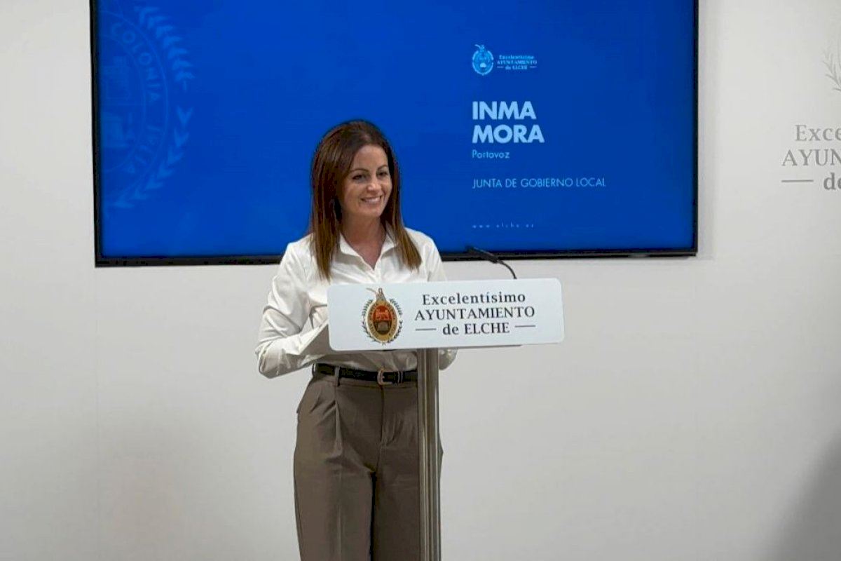 El Ayuntamiento inicia los trámites para impermeabilizar la cubierta de la piscina del Esperanza Lag