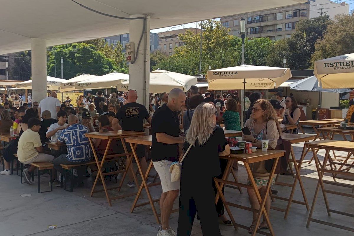 Las mejores patatas bravas del restaurante Vino y Más se podrán degustar en el stand del Ayuntamiento de ‘Alicante Gastronómica’