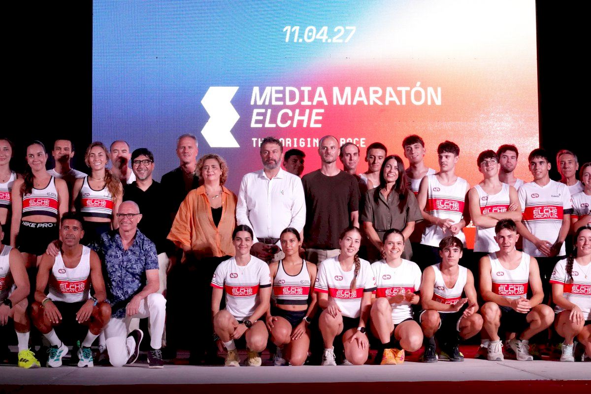 La Media Maratón de Elche inicia su 54ª edición con un homenaje a su historia y al espíritu corredor