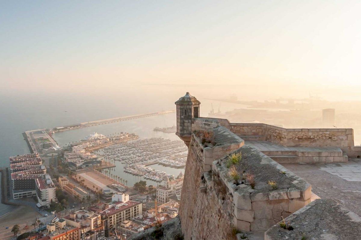 ¿Buscas trabajo en Alicante? Así es el nuevo mapa para encontrar empleo y formación