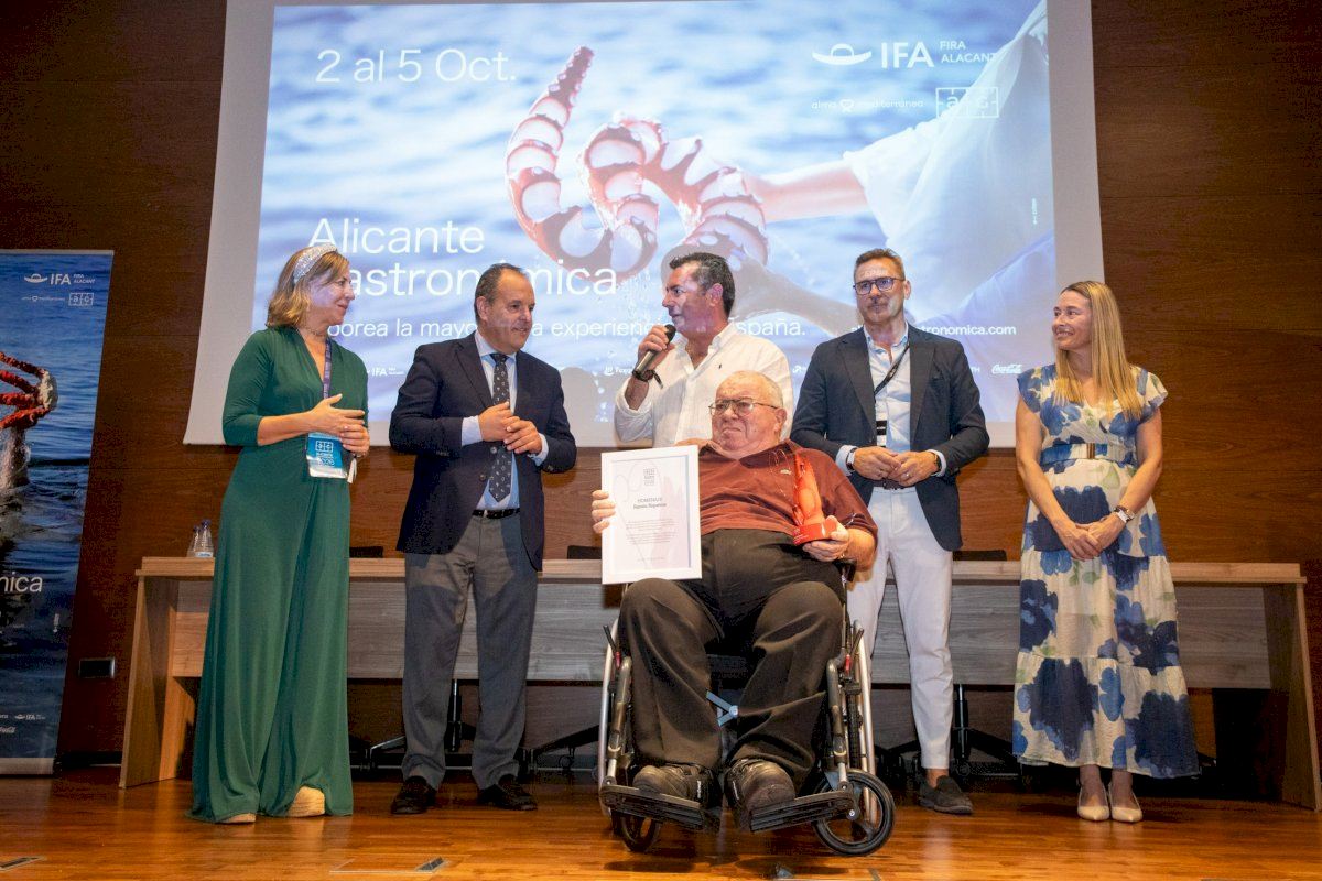 Alicante Gastronómica cierra con el homenaje a Ramón Riquelme, Pedro Morán y Gonzalo Antón y Los Quincenos