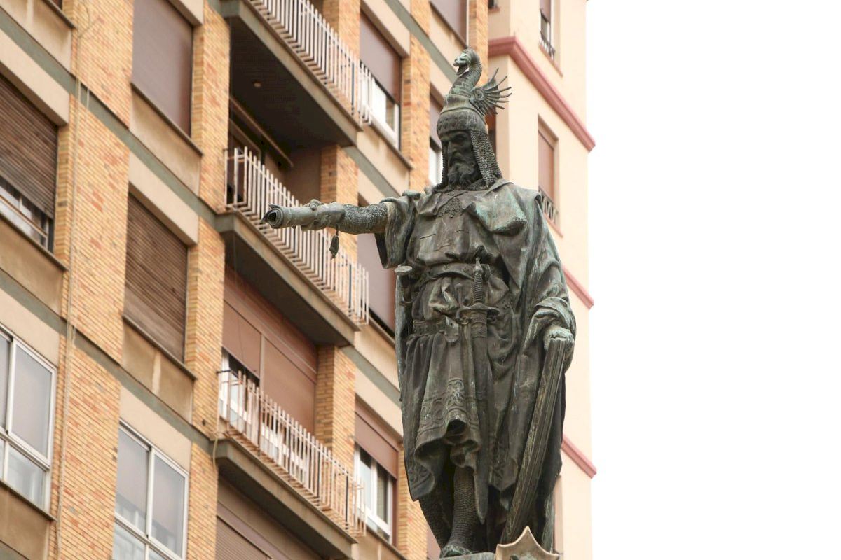 Castellón tiene plan para el 9 d’Octubre: fuegos artificiales, Cercavila y música