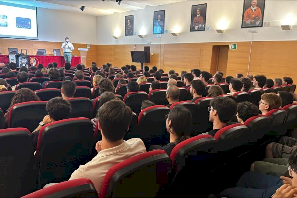 La Generalitat pone en marcha una nueva edición del programa universitario de ciberseguridad industrial