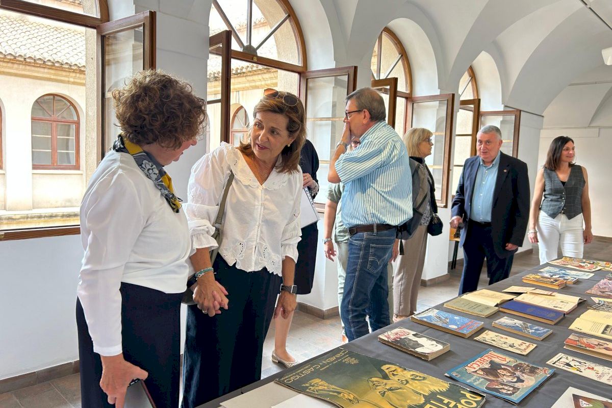 La Biblioteca Pedro Ibarra recibe el archivo personal de Felipe Ayala como donación