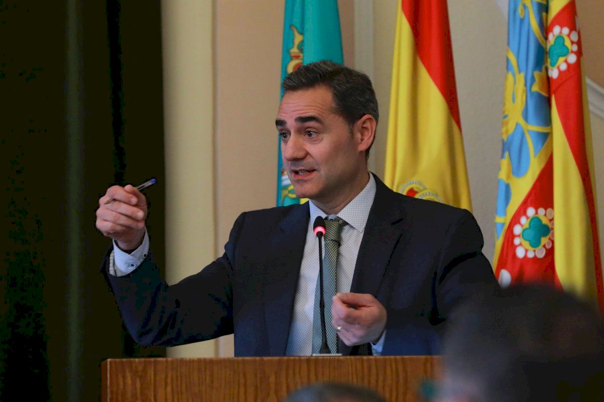 Ortolá (VOX) defiende la bajada de impuestos en Castellón y el proyecto fiscal de su partido