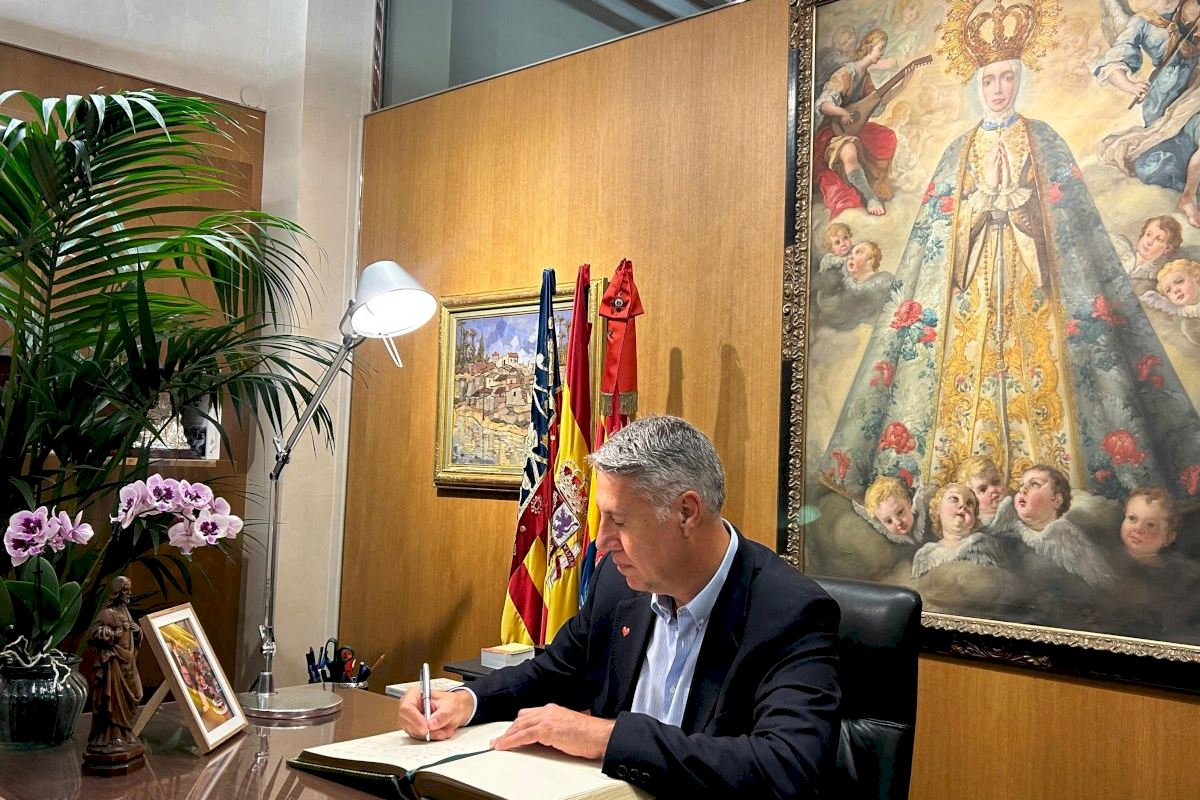 Elche y Badalona estrechan lazos y reivindican las raíces que las unen