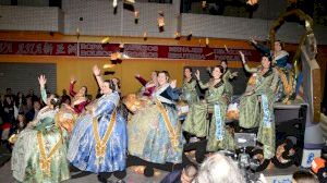 Color, música i festa en la Cavalcada del Ninot de Burriana