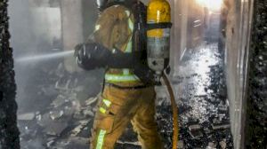 Herido un hombre en el incendio de un chalet en Orihuela