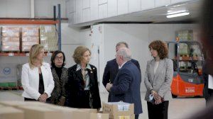 La Reina Sofía visita el Banco de Alimentos de Castelló