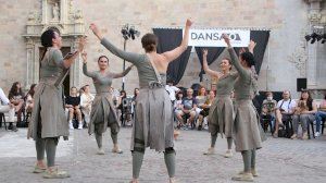 Las calles de Burriana se llenan de baile con la primera jornada del ‘Dansa O’