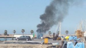 Incendi d'un contenidor en el port de Borriana (Vídeo cedit per Marc van Oers)