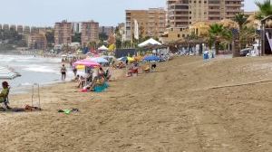 Oropesa canta a Costas el ‘hit’ del verano: “Vaya vaya, aquí no hay playa"