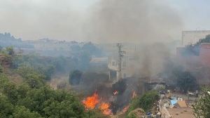 Se declara un incendio en La Vall d'Uixó próximo al barrio Carbonaire