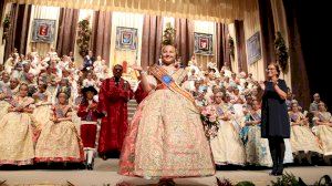 Maria Olivas ya reina en Burriana tras la Exaltación