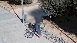Detenido el autor de catorce robos de patinetes eléctricos y bicicletas en Alicante