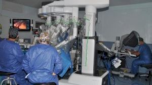 El hospital General de Castelló, primer centro público valenciano en realizar cirugía de la obesidad asistida por robot