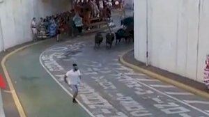 Pánico en Gata de Gorgos: Sueltan los toros en mitad de un desfile