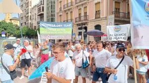 Oropesa porta la seua protesta davant Costas Castelló: “Que es posen les piles amb Morro de Gos”