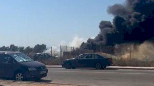 Se incendia un vehículo en el Aeroclub de Castellón