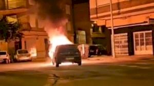 Se incendia un coche en plena Noche de la Xulla de Vila-real