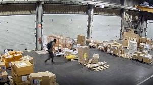 Cae un ladrón por asaltar almacenes de paquetería en Picanya